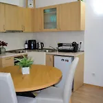Forest View דירה