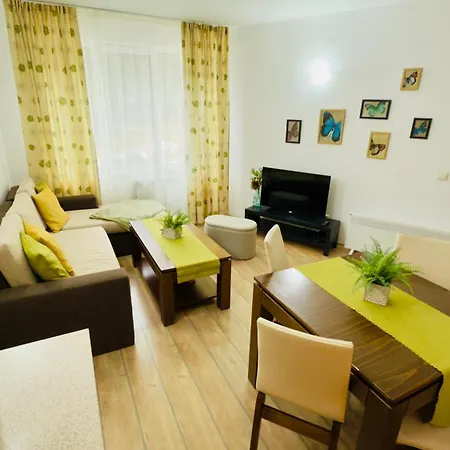 Forest View Apartment